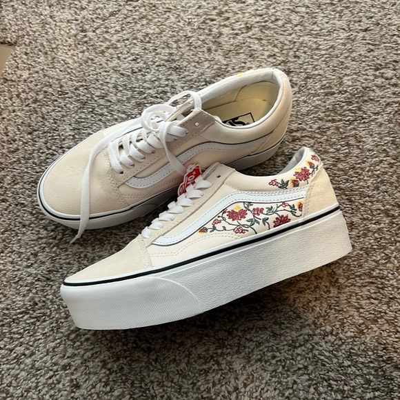 New Vans Old Skool Stackform Floral Embroidery Platform Shoes - Picture 1 of 3